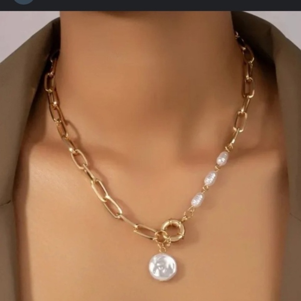 Baroque Pearl and Toggle Gold Necklace.